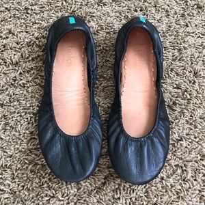 Tieks black, like new, sz 6